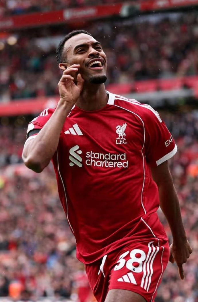 【利物浦与赫拉芬贝赫续约】利物浦官方公告：赫拉芬贝赫与利物浦签署了一份新的长约。