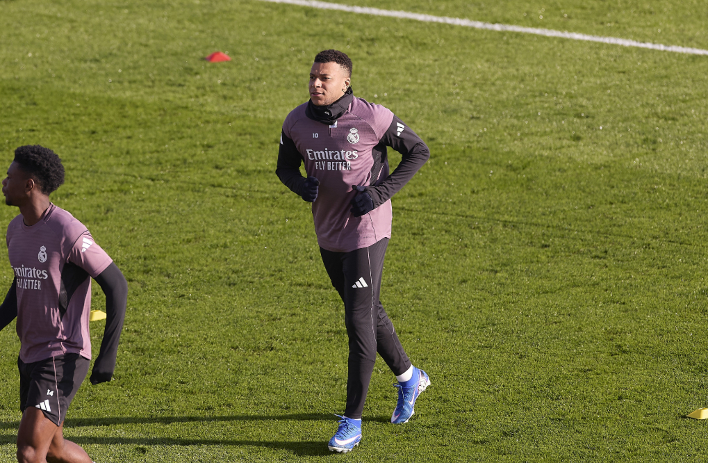 输球率43%！姆巴佩本赛季缺席7场比赛，皇马输掉其中3场3月3日讯 西甲第26轮