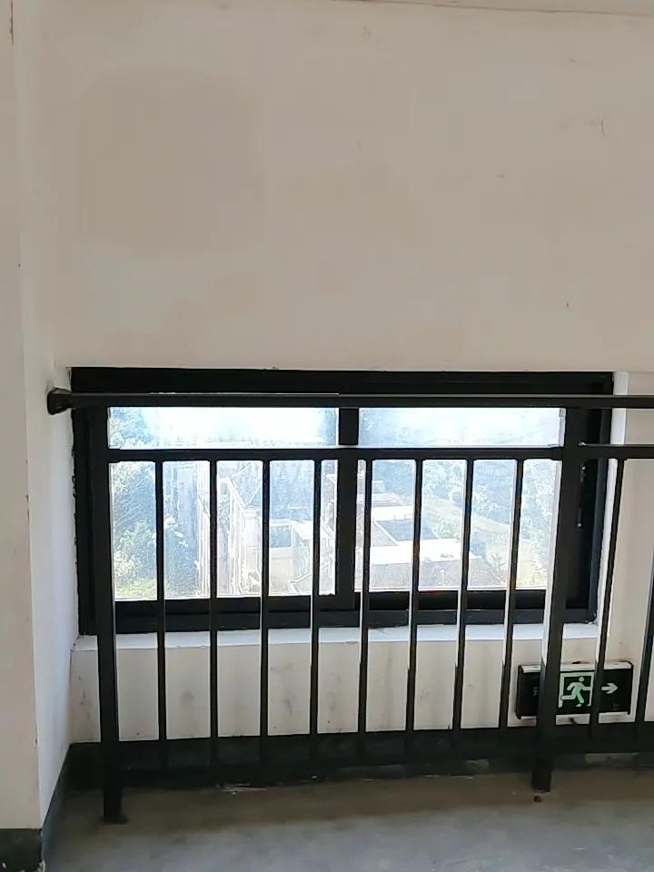 现在的A股，再也没有新人愿意进场接盘了！
 
今天玩股票，最直观的感受就是市场彻