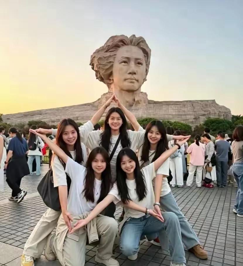 新中国好姑娘！