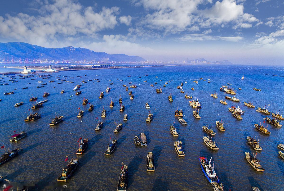 一花独秀，诚邀下联
 下联：百舸争流。

（图片来自网络）