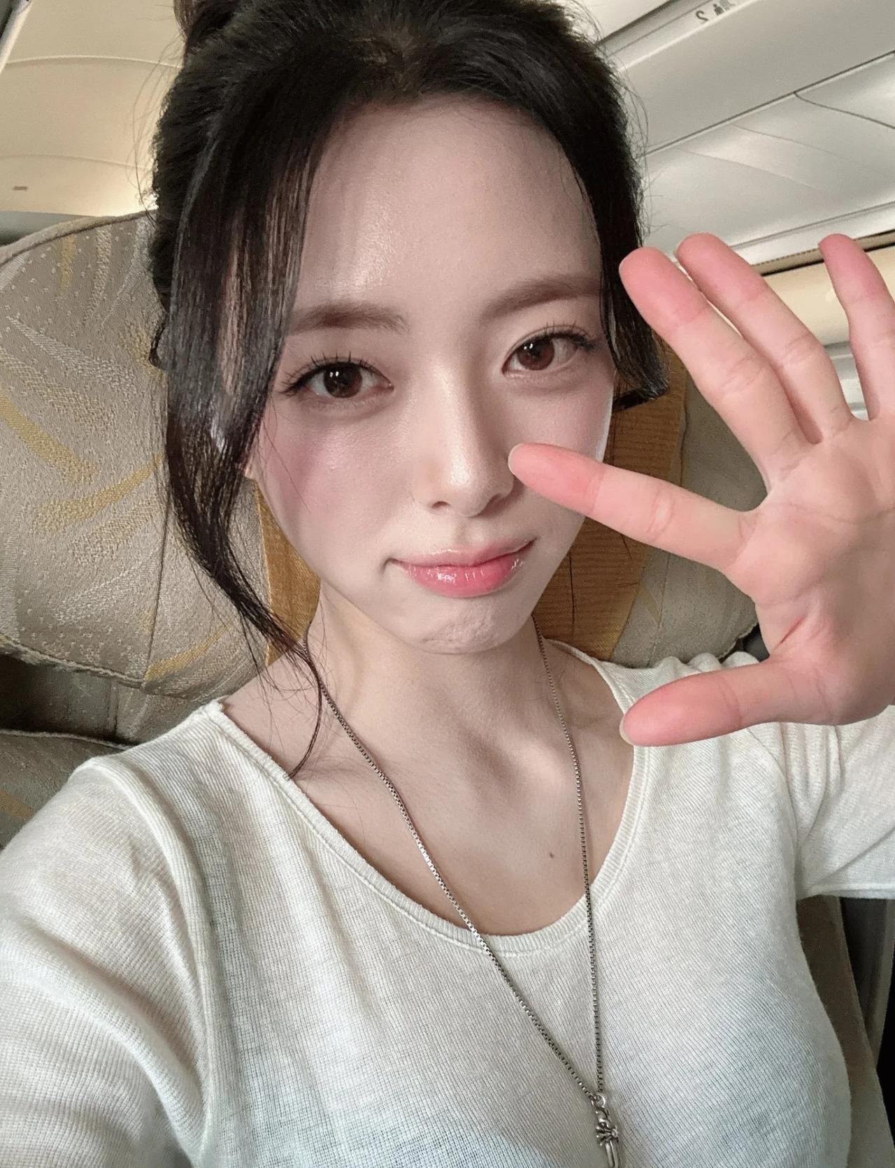 申有娜泡泡更新｜衣服材质感觉好舒服
【251212】kpop itzy yuna