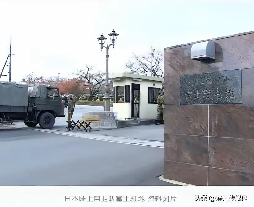 如果说这只是个例还可理解，但事实不是。前一段时间又有一位自卫队员头脑发热，持刀闯