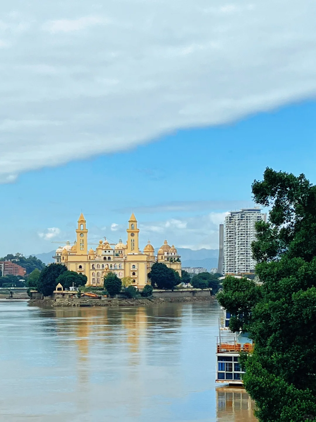 福州随拍｜今早，你看见漂亮的锋面云了吗？