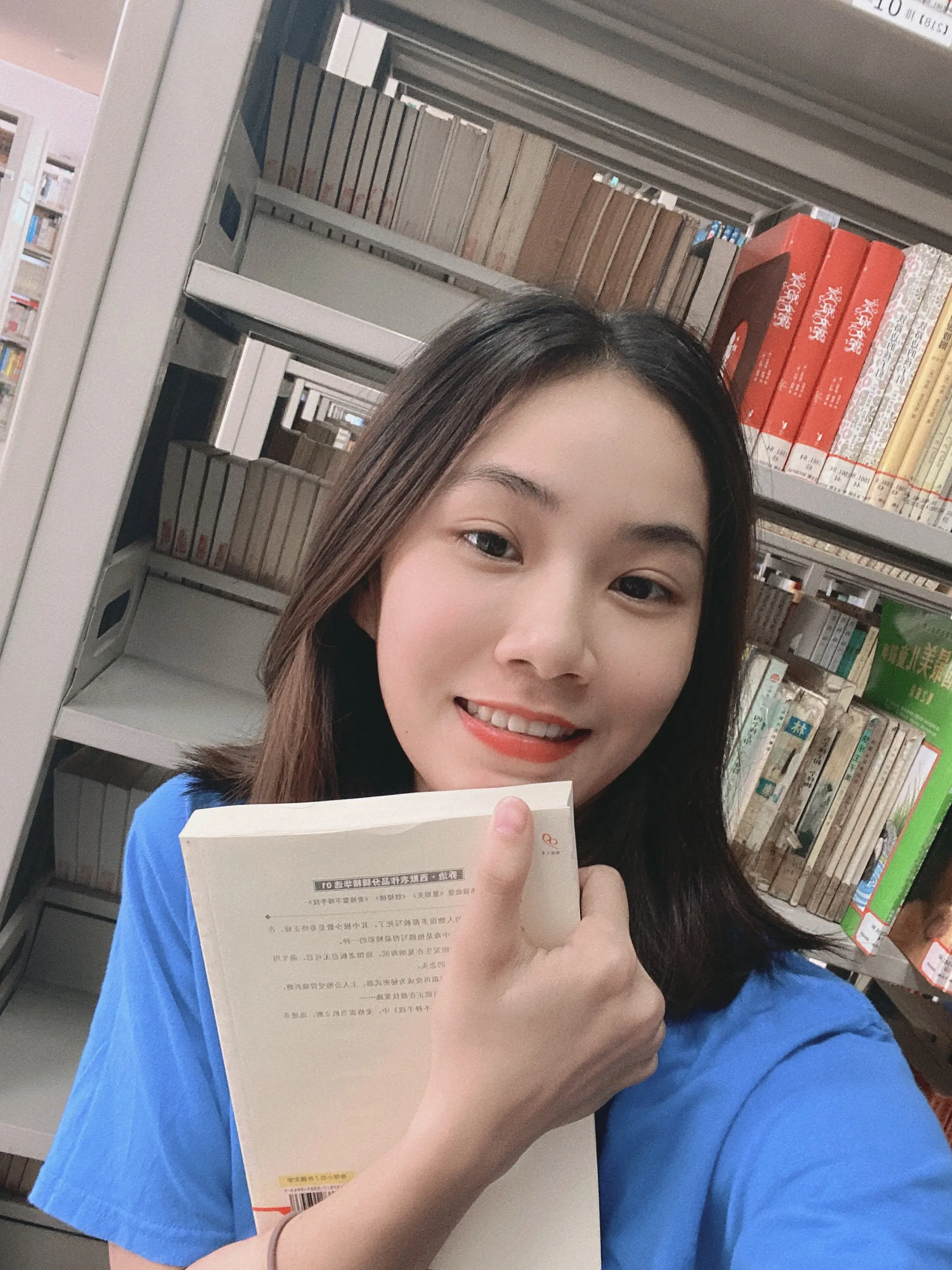 玫瑰在山顶与夕阳相遇，森林尽头是阳光  这世界会继续美好，你我也是。