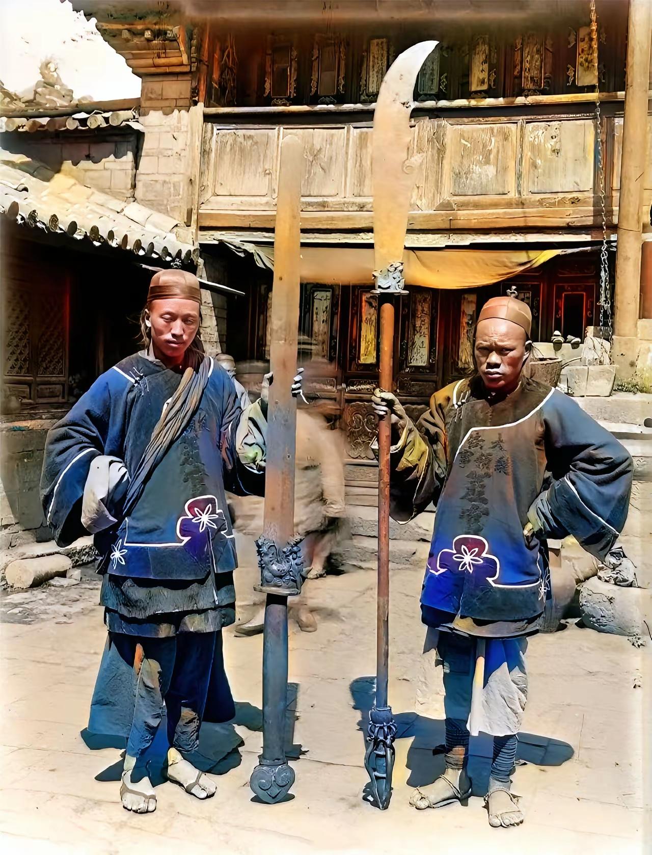 看看晚清时期，护法国总领事馆的两名差官，你有何感想？晚清官员