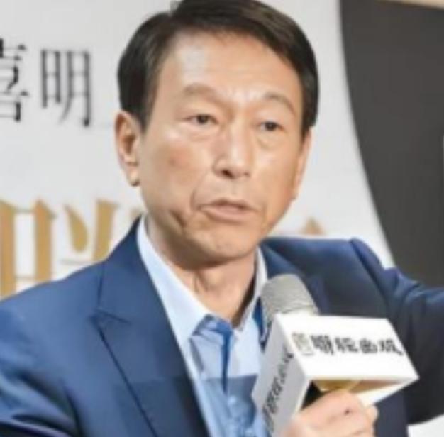 岛内彻底炸锅了！台湾前最高军事长官李喜明，终于说出了没人敢讲的大实话。解放军迟迟