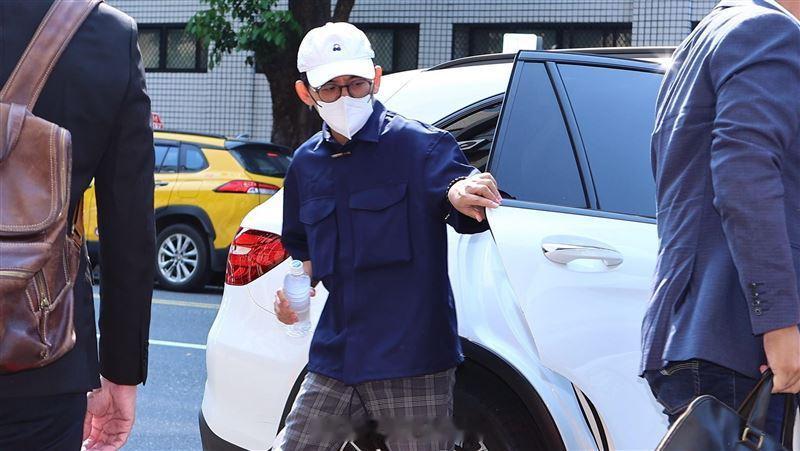 黄子佼再与4名受害者和解黄子佼仍未出席调解庭 据台媒，黄子佼因涉嫌持有、购买儿少