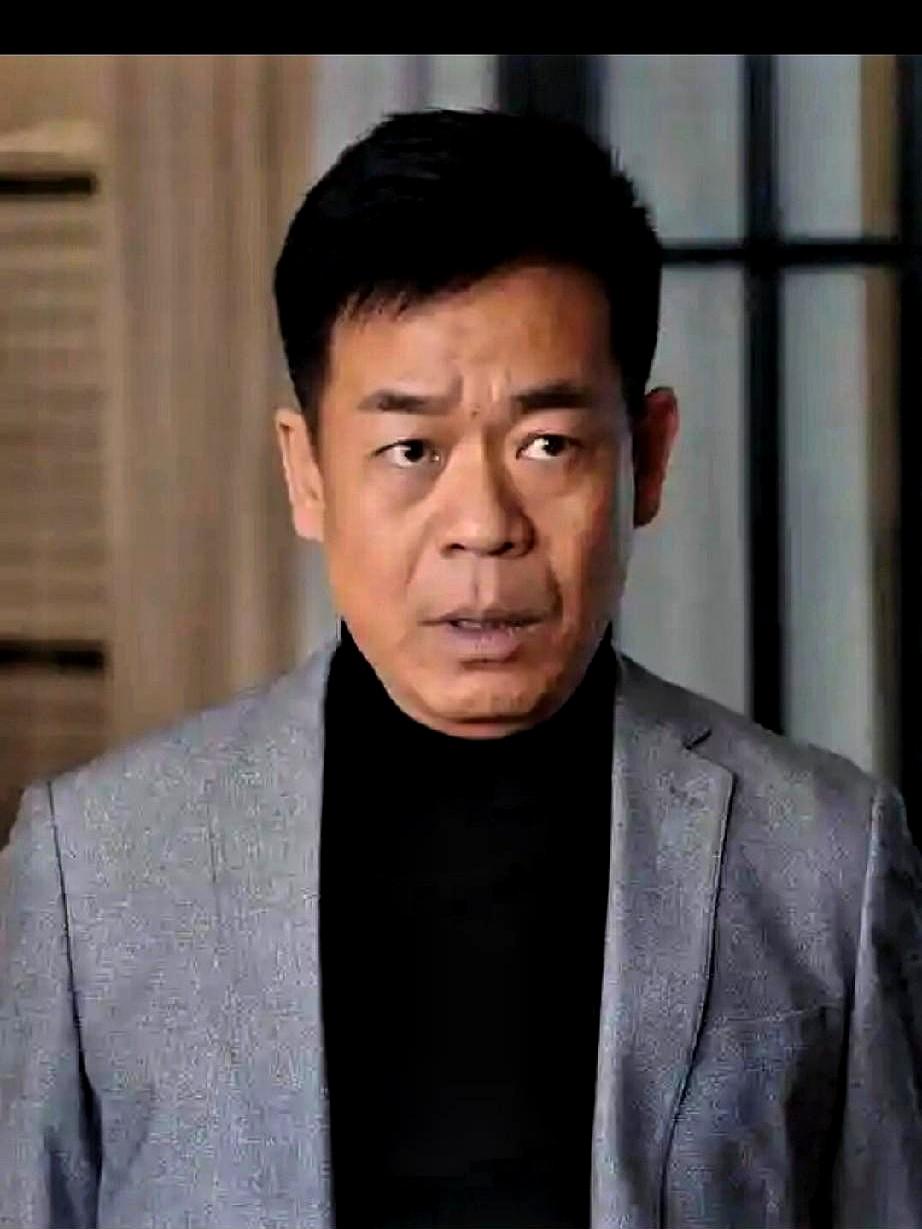 孙浩当街小便这事儿，对他演艺事业肯定有影响。
 

他跟朋友从饭店出来，却没走几