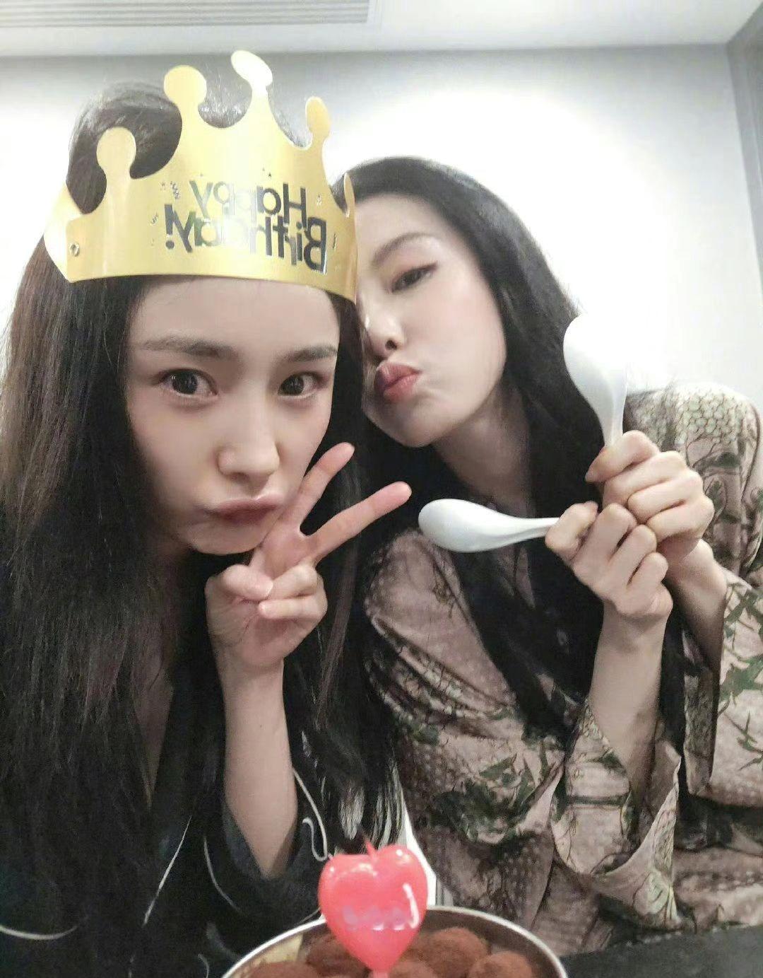 全天下最美好的诗幂刘诗诗杨幂99~美女就要贴贴