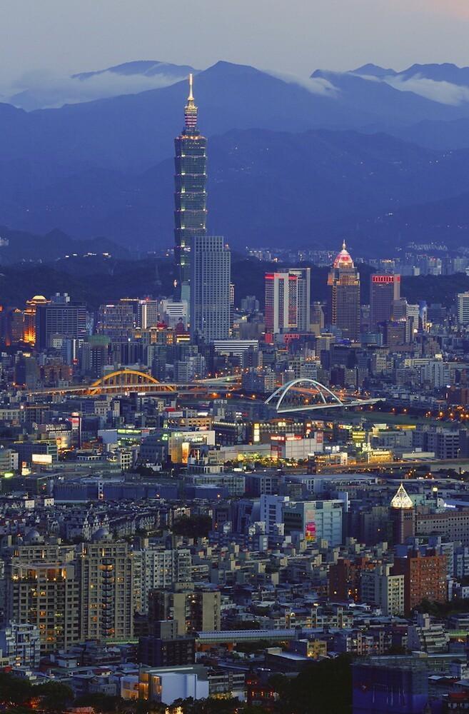 我们很期待有一天大陆居民能自由去台湾旅游，因为我们的家乡就在福建沿海漳州，与台湾
