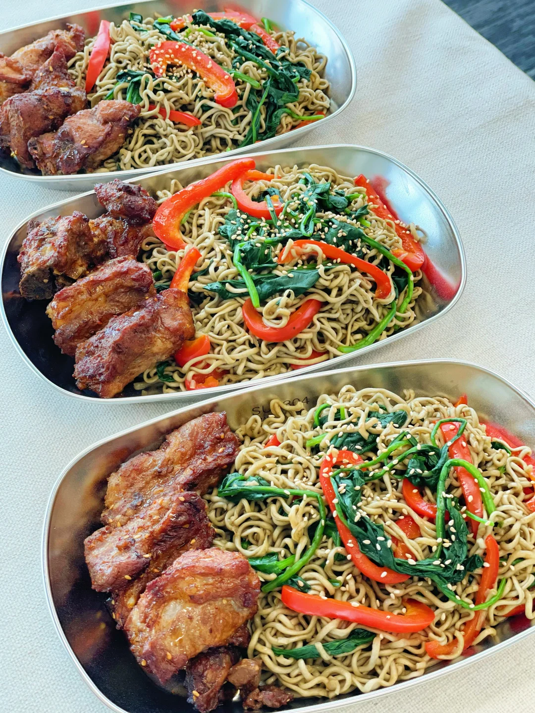 今日份饮食灵感🔥香辣烤排骨配蔬菜荞麦面🍝