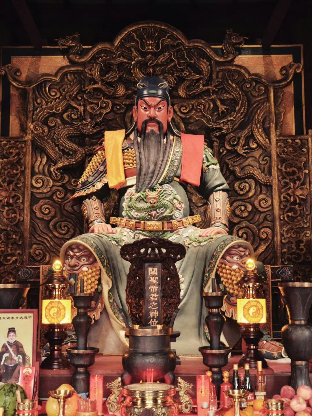 市场不会跑，有我在怕啥？都能带你们昂首挺胸走出来的，大跌应对的好其实是机会。今年