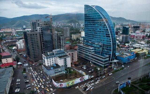 如果蒙古国真敢推动加入北约，那它距离成为“第二个乌克兰”的风险恐怕就不远了。但现