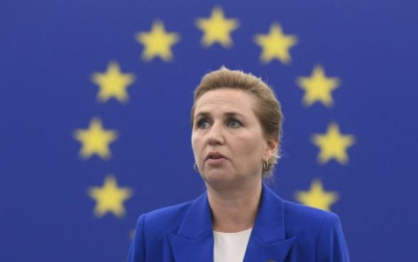 格陵兰风暴 先斩后奏与冬季补给

谁在格陵兰说了算？1月4日，美军C-17无预警