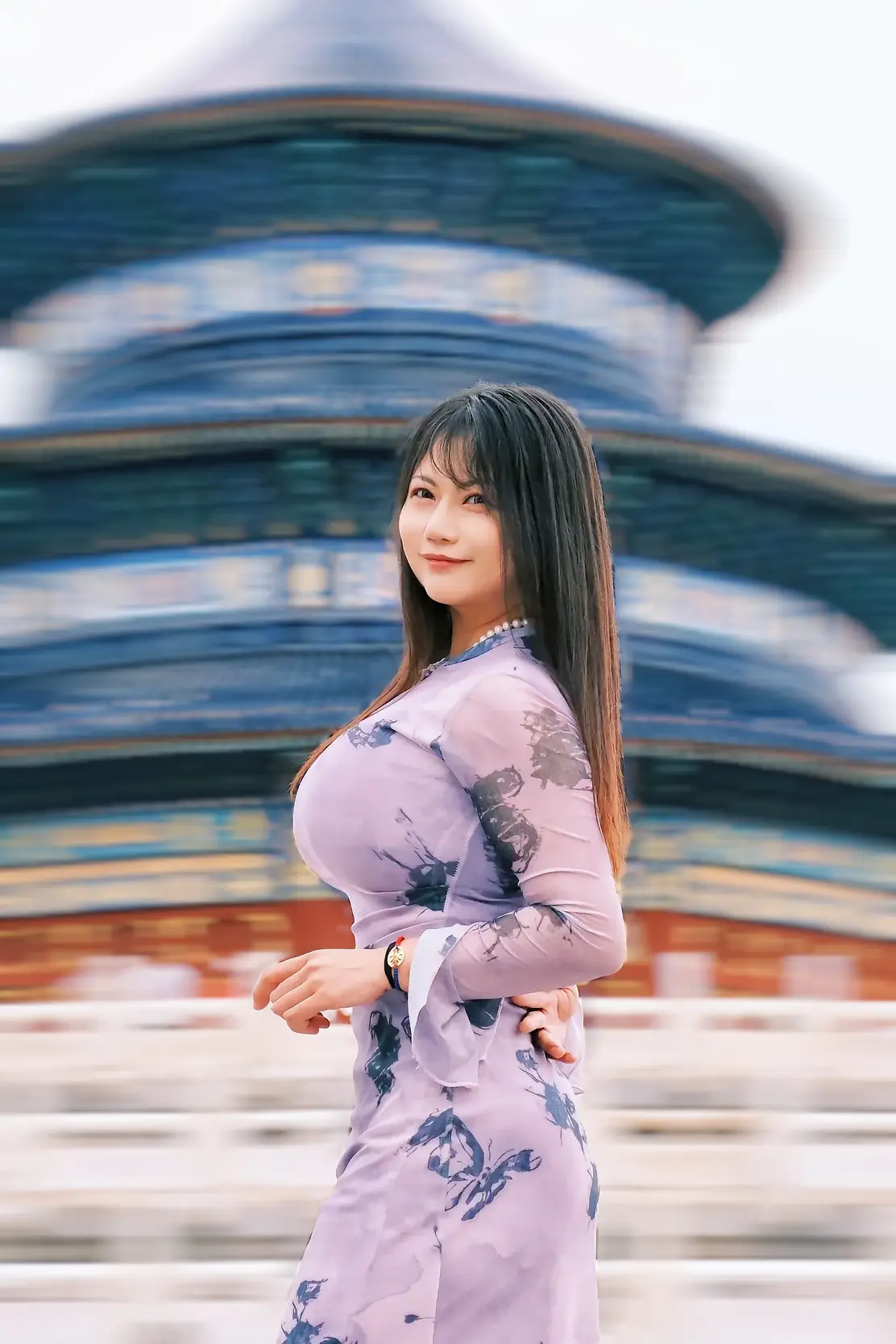 多去经营别人抢不走的东西 比如思维 比如身材 比如气 质 比如快乐