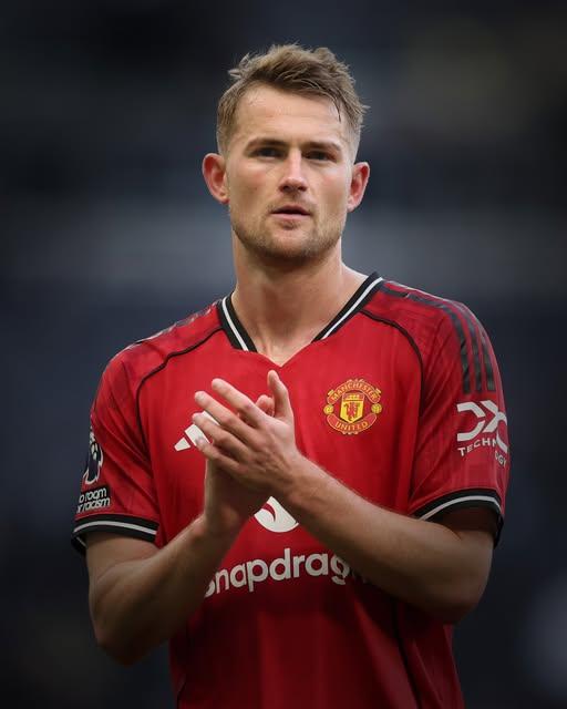 纪录延续 德利赫特连续11个赛季都有新主帅

随着鲁本·阿莫林的下课，马泰斯·德