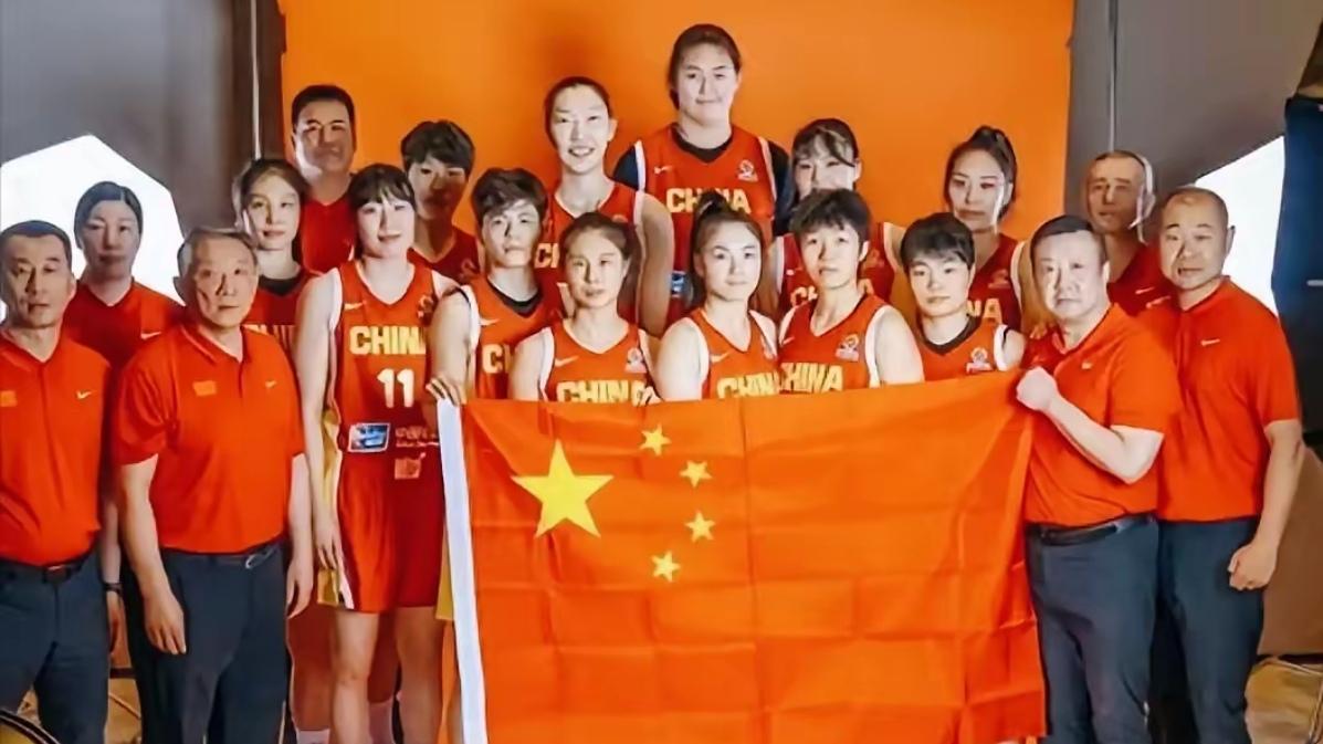 🔥昆明骄傲！杨舒予出任中国女篮新任队长，00后国手扛旗。昆明沸腾！昆明籍国手杨