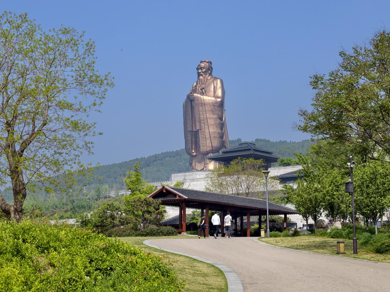 曲阜二日（1）: 尼山圣境主打晚上看无人机和烟花表演等！白天主要参观的景点是孔子