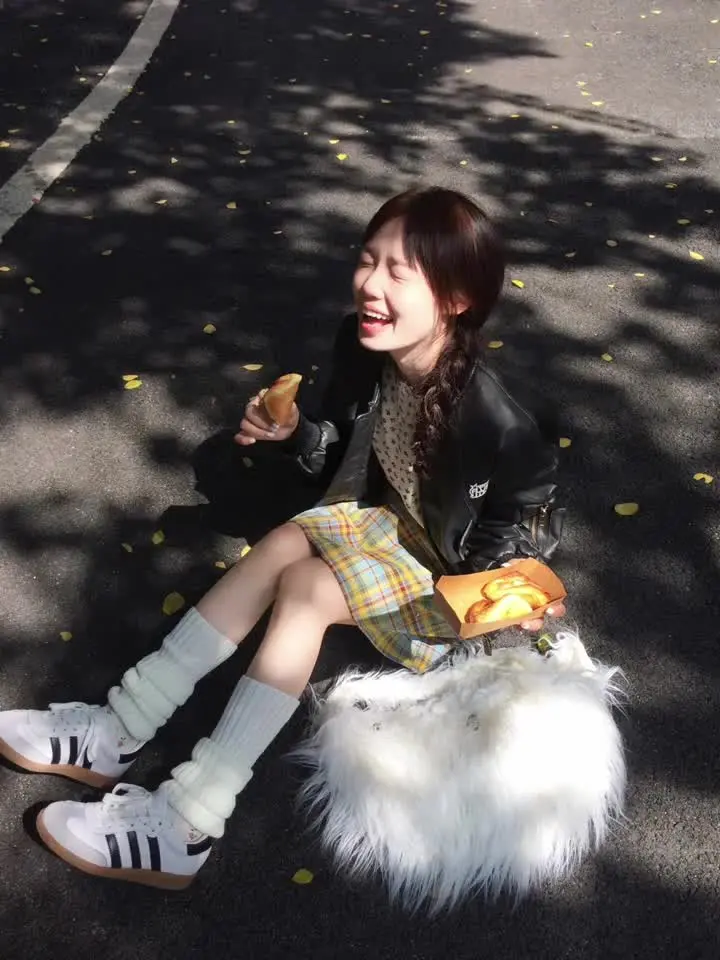 你不必讶异我的笑她无法代替