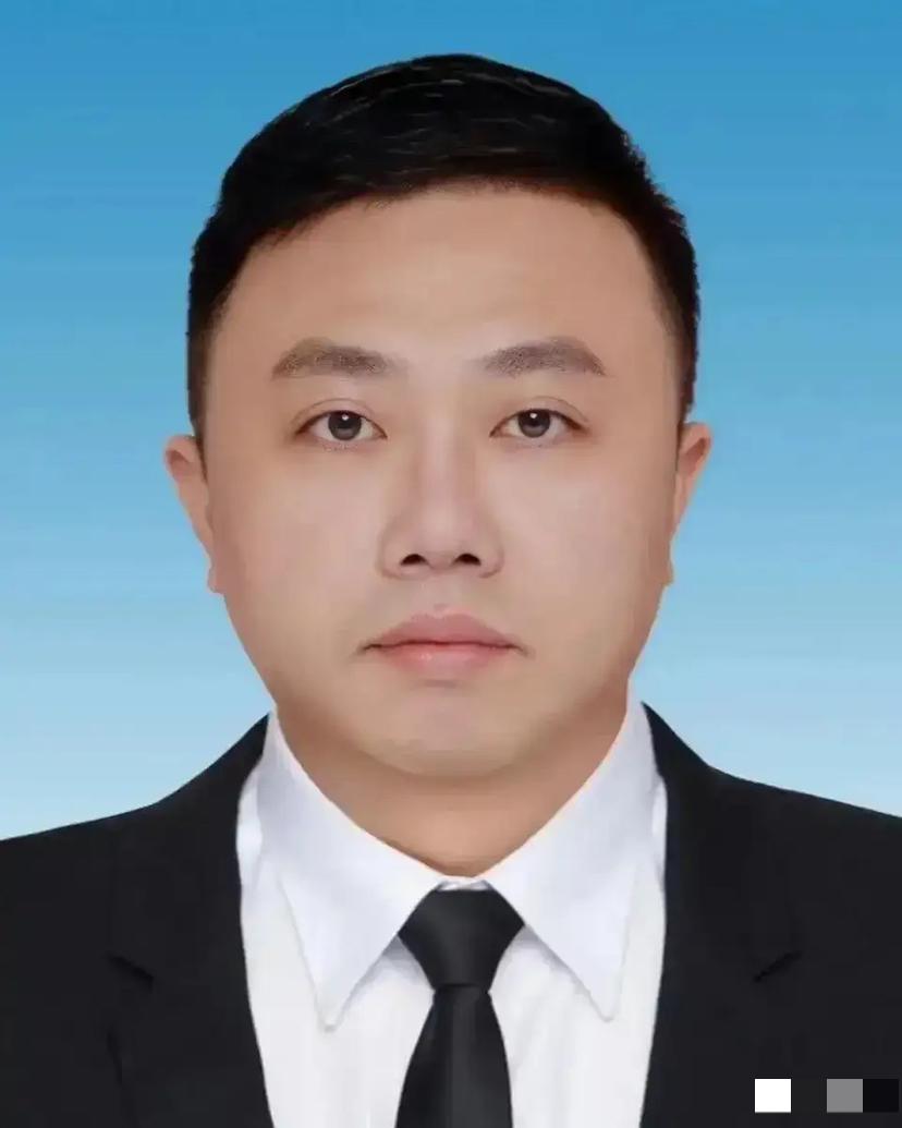 同龄人里的领跑者，80后副市长陈克伯，还是踩空了！

他从基层乡镇起步，辗转深改