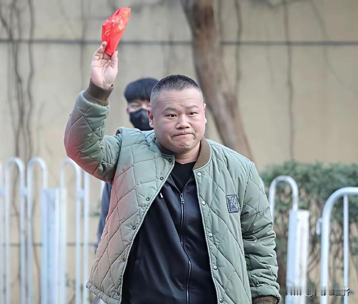 临近春晚了，网上炒炒的小岳岳云鹏，究竟上不上春晚，成了一直喋喋不休的话题。不知道