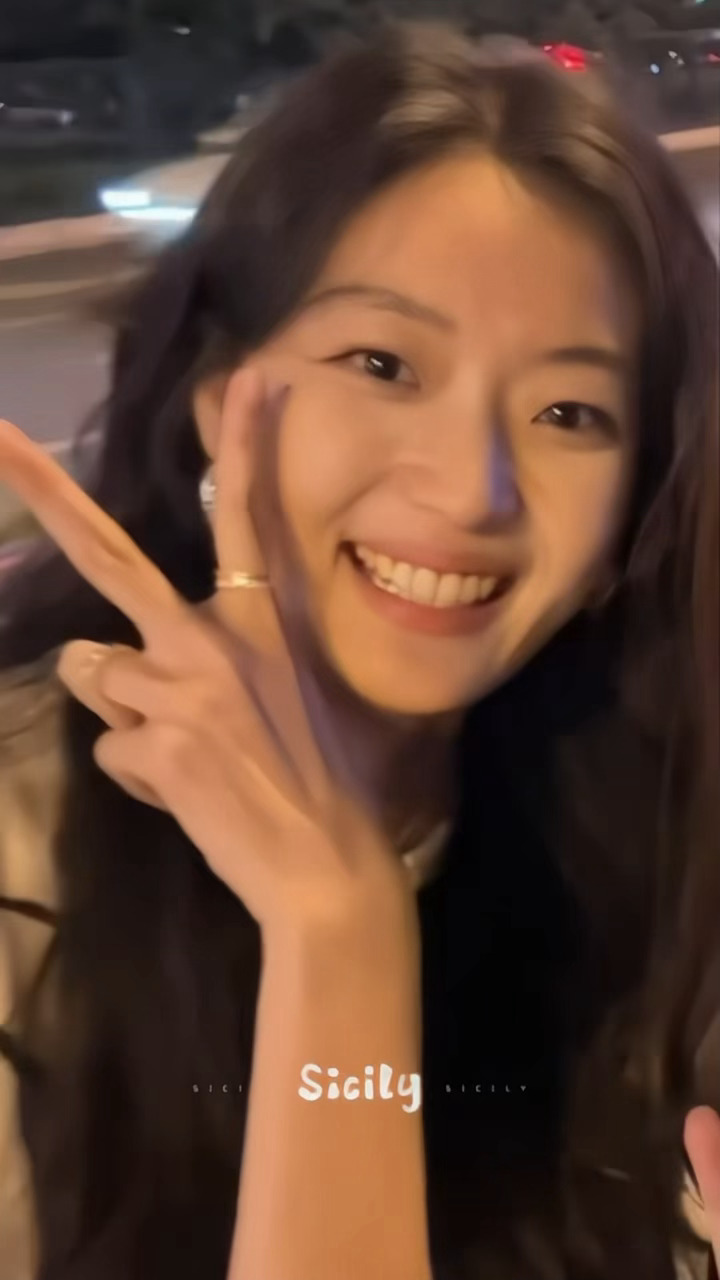 太可爱了呀千千～ ​​​
