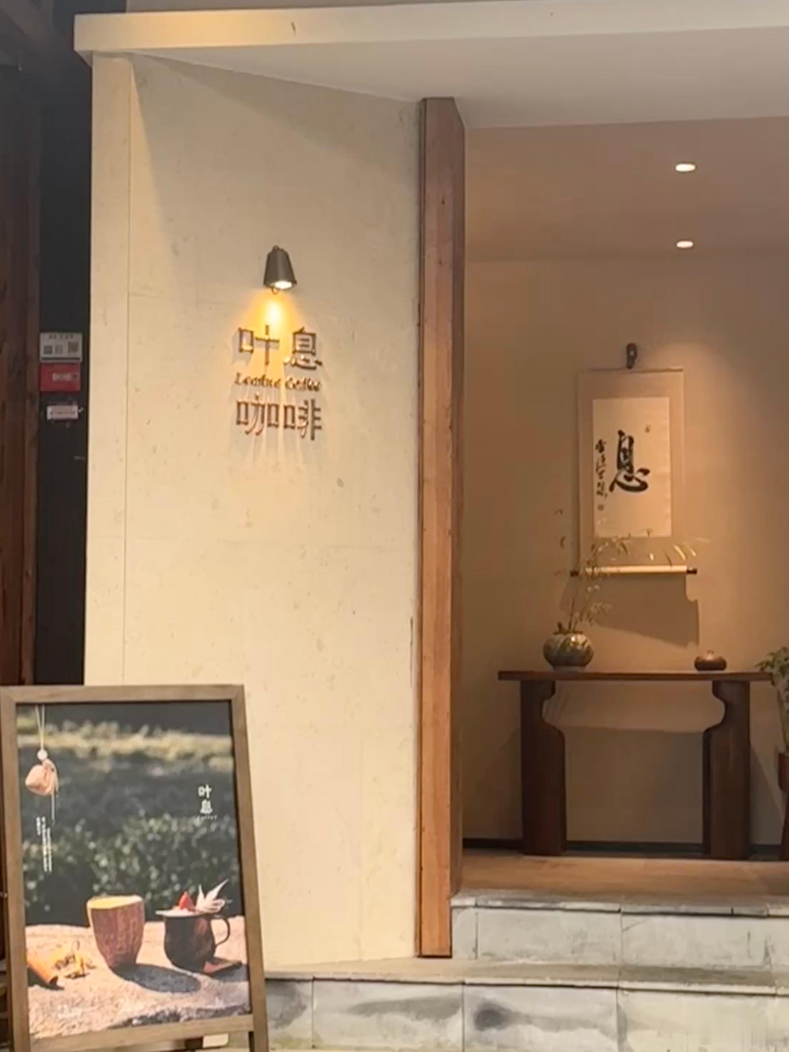 沟通实际上是个技术活首先要处理的是自己的情绪问题，让自己处于一个稳定状态，你才知