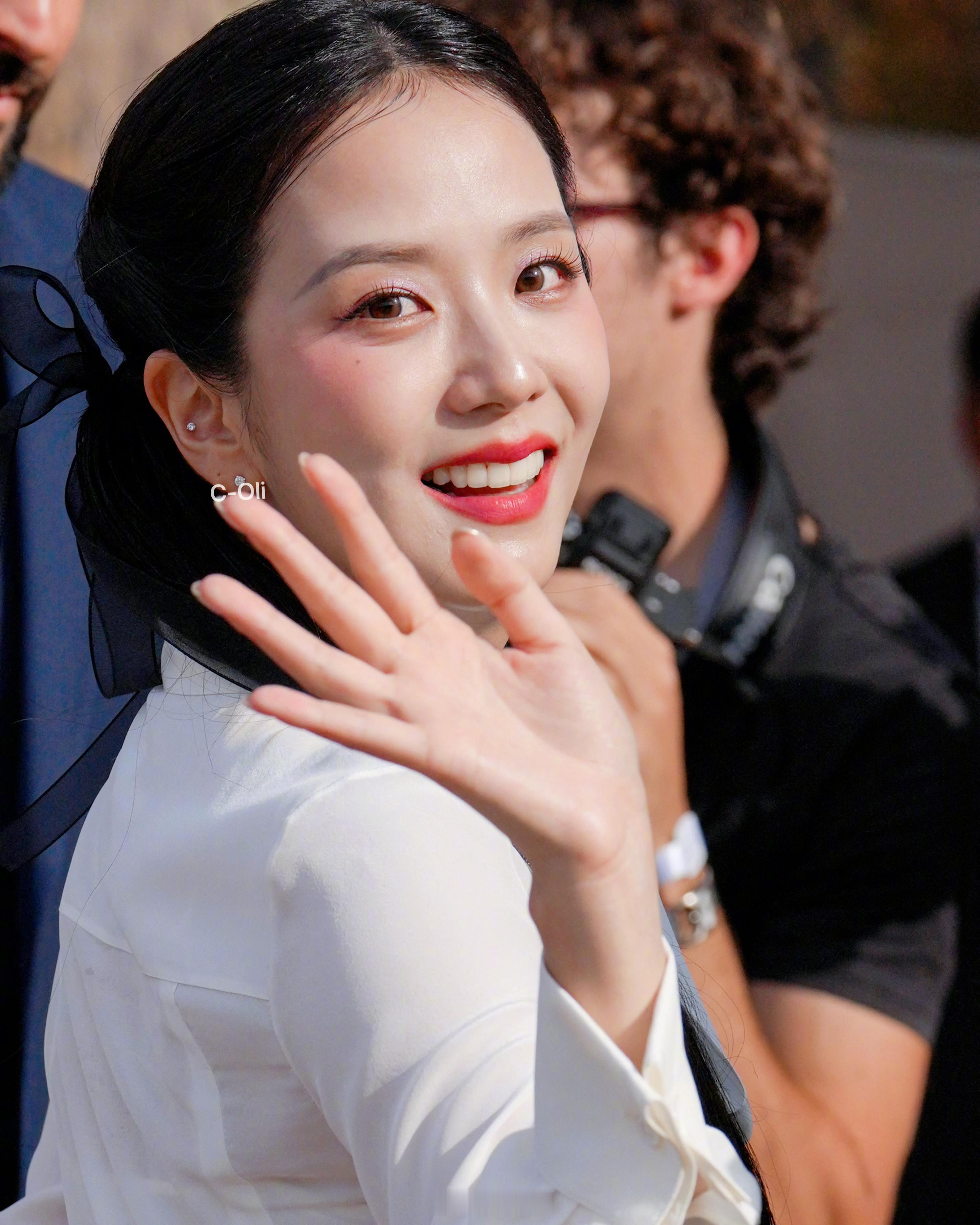 时尚灵感解读 又是一季巴黎时装周 之行，迪奥公主kimjisoo 金智秀和品牌又