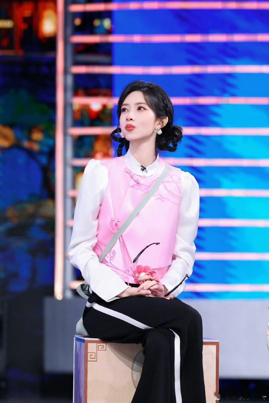 孟子义商界风云第一章大小姐归来你好星期六 孟子义携最新造型惊艳亮相！那气场，活脱