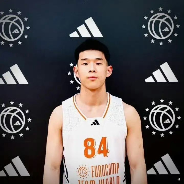 骑士nba自由市场林葳林葳[超话] 据记者报道，经了解，目前有兴趣邀请林葳参加夏