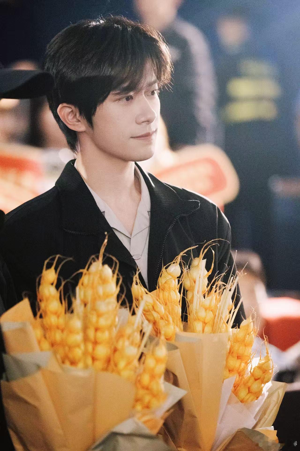 易烊千玺严迪是信仰最好诠释 易烊千玺路演状态绝了，完美贴合严迪的气质，用演技诠释