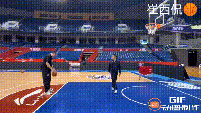 弹无虚发！“虎王”孙军大秀罚球！
53岁的孙军宝刀未老，在罚球线上连中15球！
