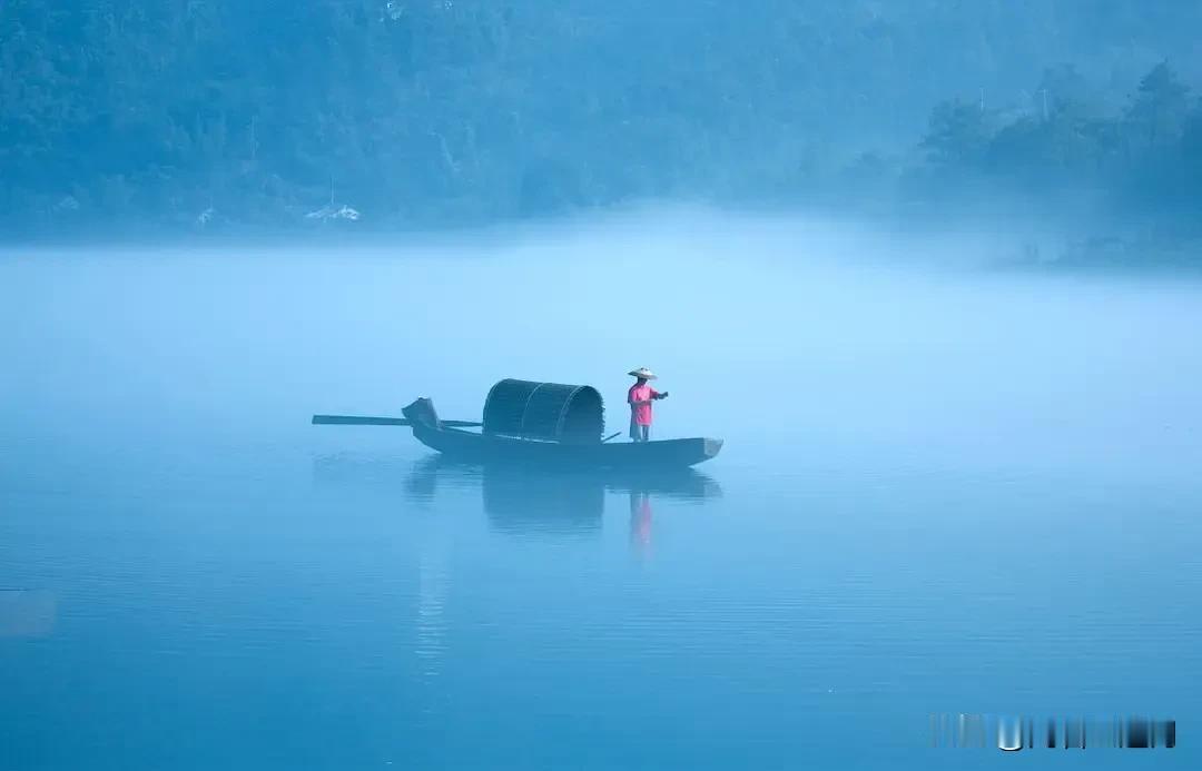 已是人间五十翁，
一事无成两手空。
若非亲情放不下，
何苦煎熬红尘中！
[福]