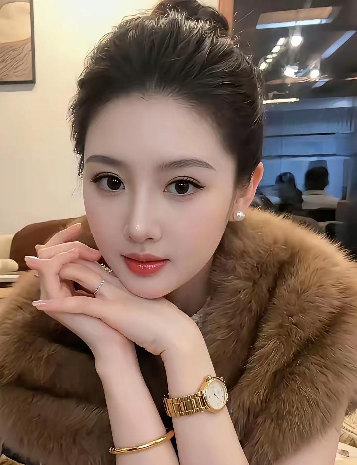 优雅气质，时尚穿搭，精致妆容，魅力四射！🍎🌟🌺