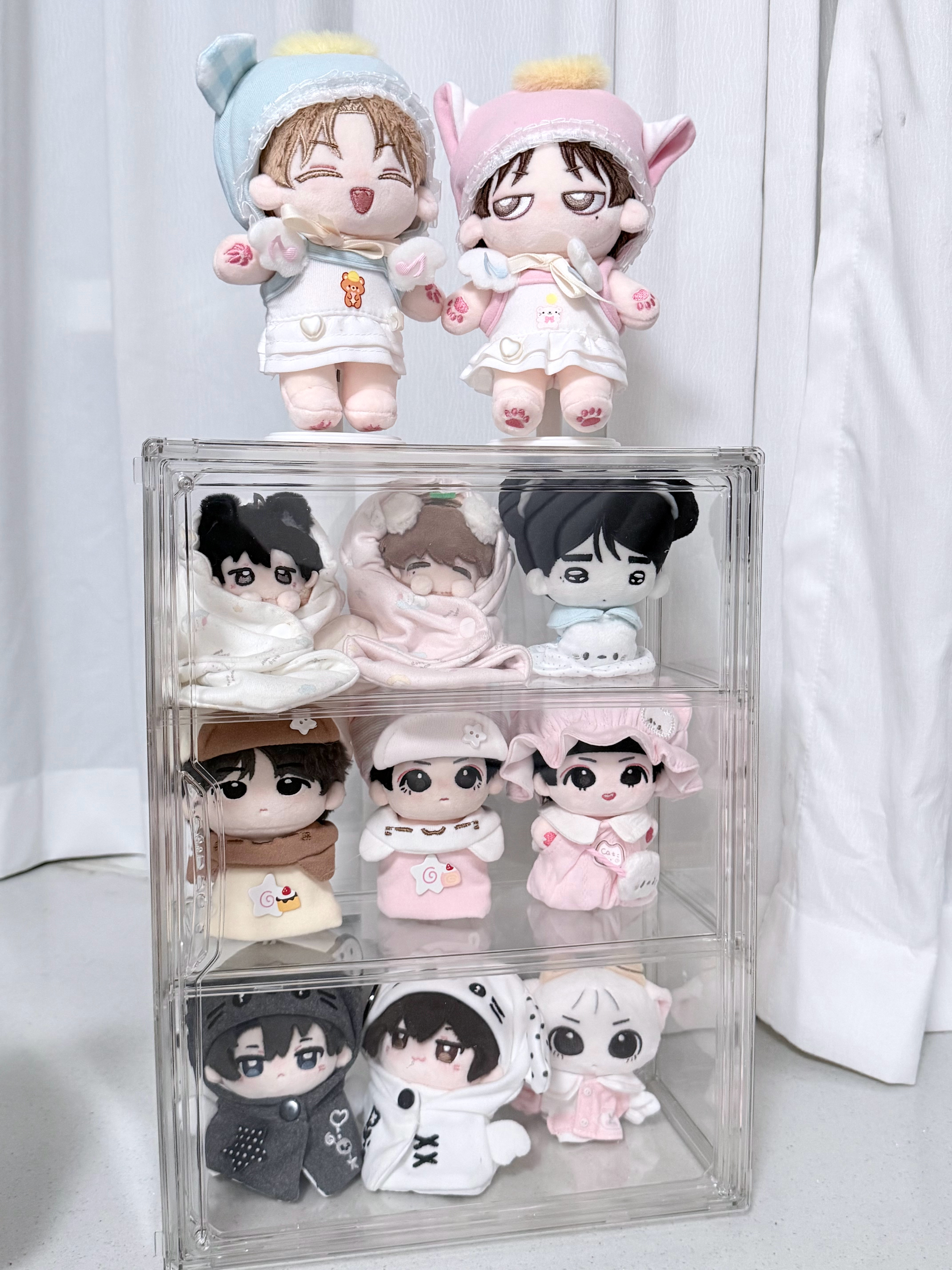 第一个柜子放完了换衣服补腮红捏脸简直体力活！ 