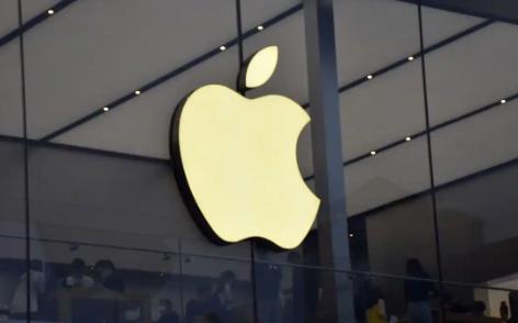 紧急！苹果遭遇灭顶危机，两大核心壁垒彻底崩塌。谁能想到，曾经的科技霸主苹果，如今