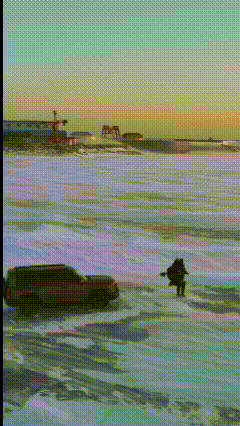 有侠士的豪气，勇士的锐气，村溜子的窝囊气……
别扯！谁家大活人能被风刮跑？

