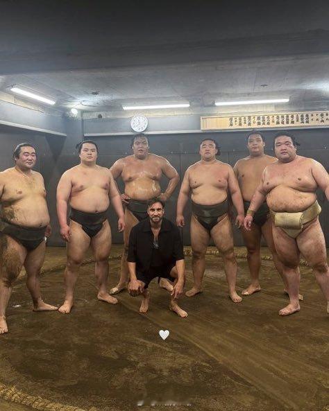 塔利亚菲科在日本度假🇯🇵体验相扑高手们的训练🎥😄 ​​​