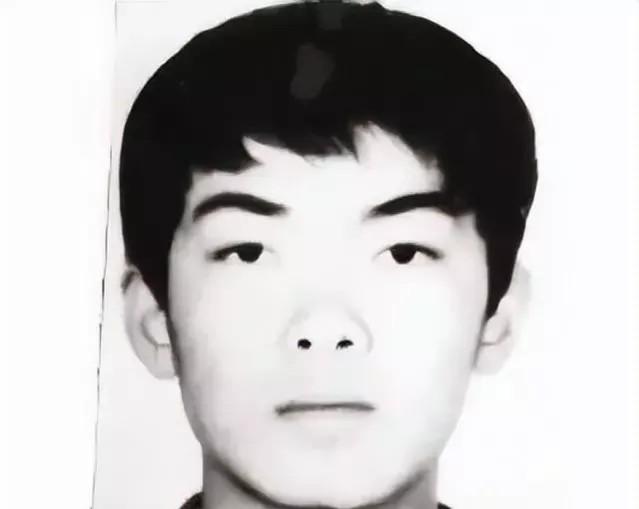 1996年10月20日，新疆独山子炼油厂有一个叫郭农耕的职工。他手里有一辆桑塔纳