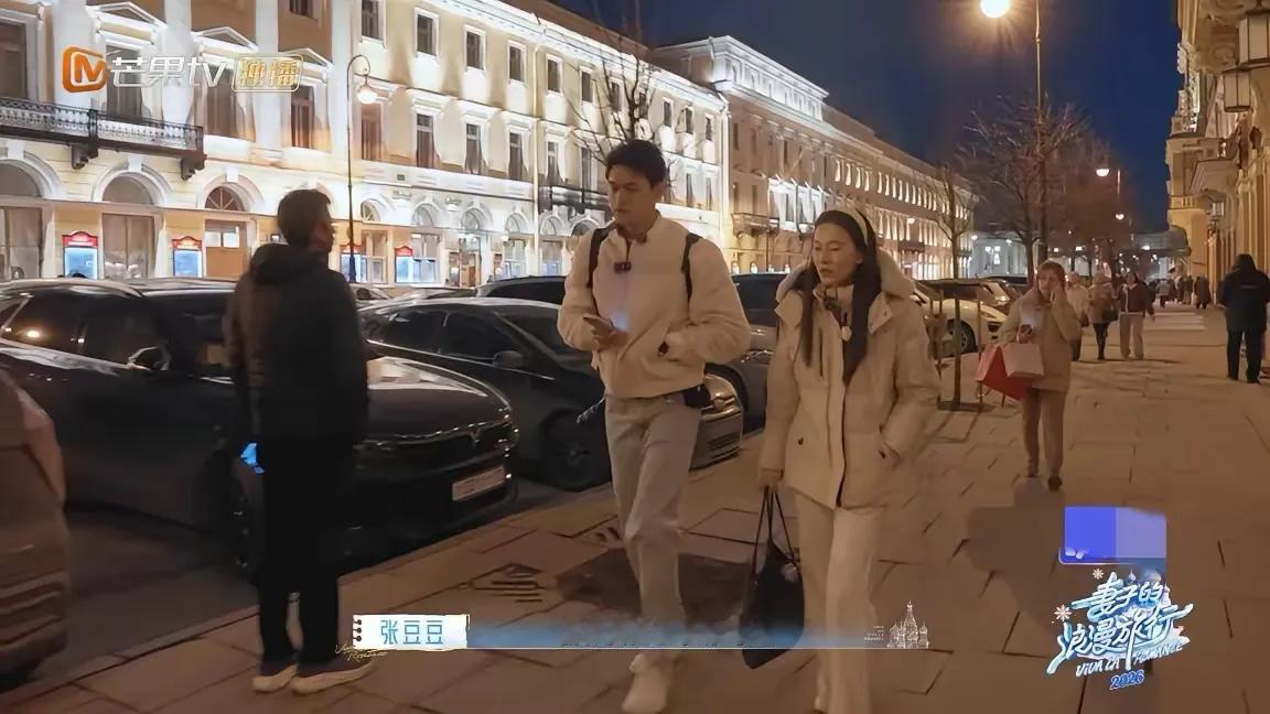 孙杨综艺里像个巨婴宝宝，大家都开始同情张豆豆了，别的妻子是旅行，张豆豆却一直要照