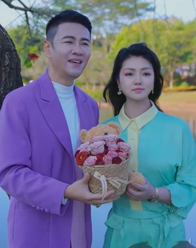 徐子崴和罗姣,真的结婚了吗?

徐子崴和罗姣永远不会结婚，两人只能是在舞台上合作