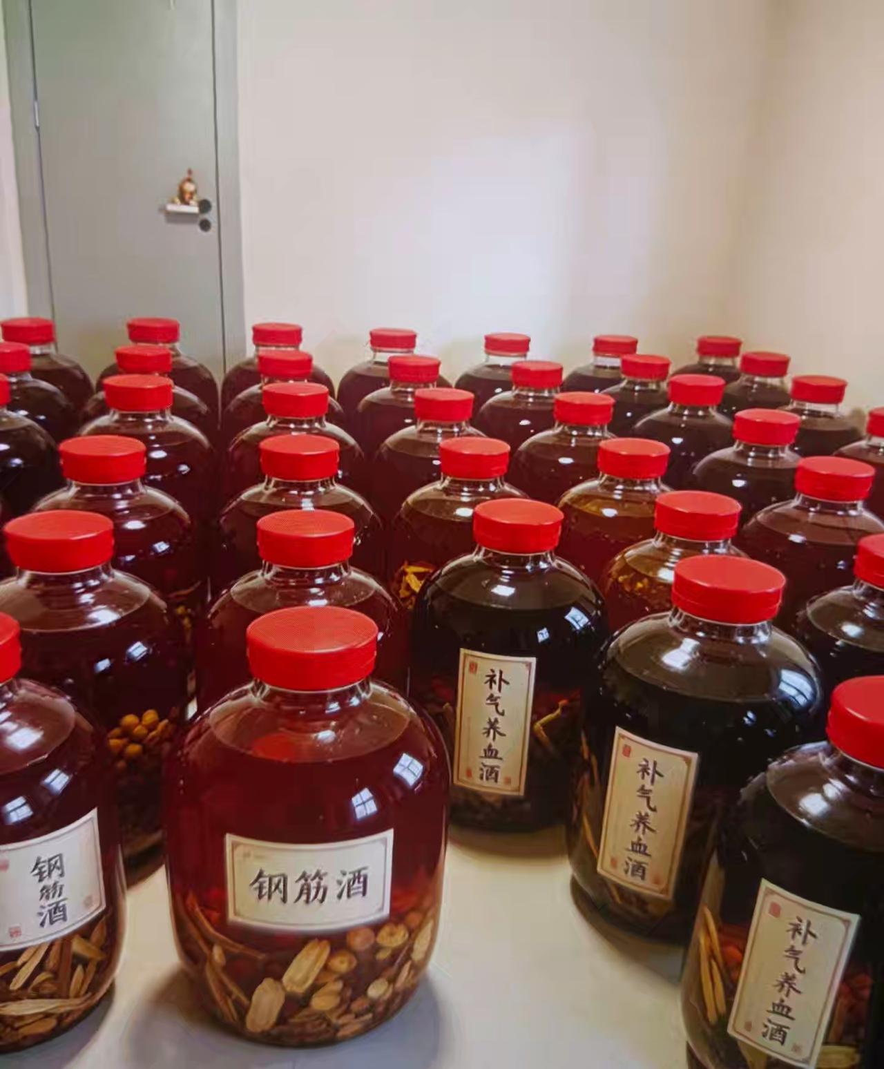 以前还在山上修行的时候，听一个老道士聊关于湿气重的话题，他说很多女生胖、爱长痘、