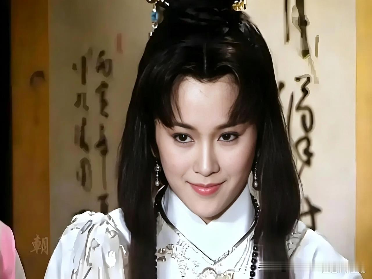 三版鱼美人故事里的牡丹小姐，你们喜欢哪版?

图1是邱于庭演的，出自93版包青天