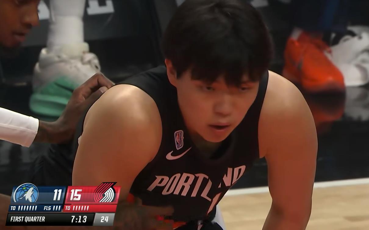 杨瀚森常规赛首秀 首节7分13秒，哥们来了！！！ ​​​