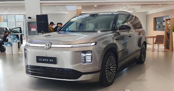 李想逛北京车展，当面点评大众新车“落后两代”。大众高管反手一句：“你也就价格和营