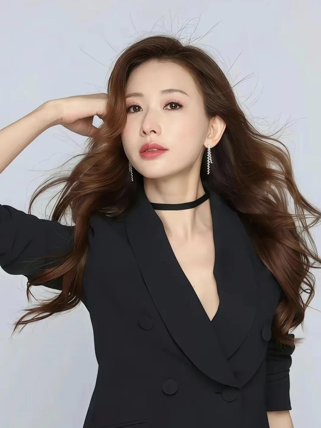 有人说，娱乐圈最会装的女人，
终于装不下去了……
我以前也信过林志玲——

那个