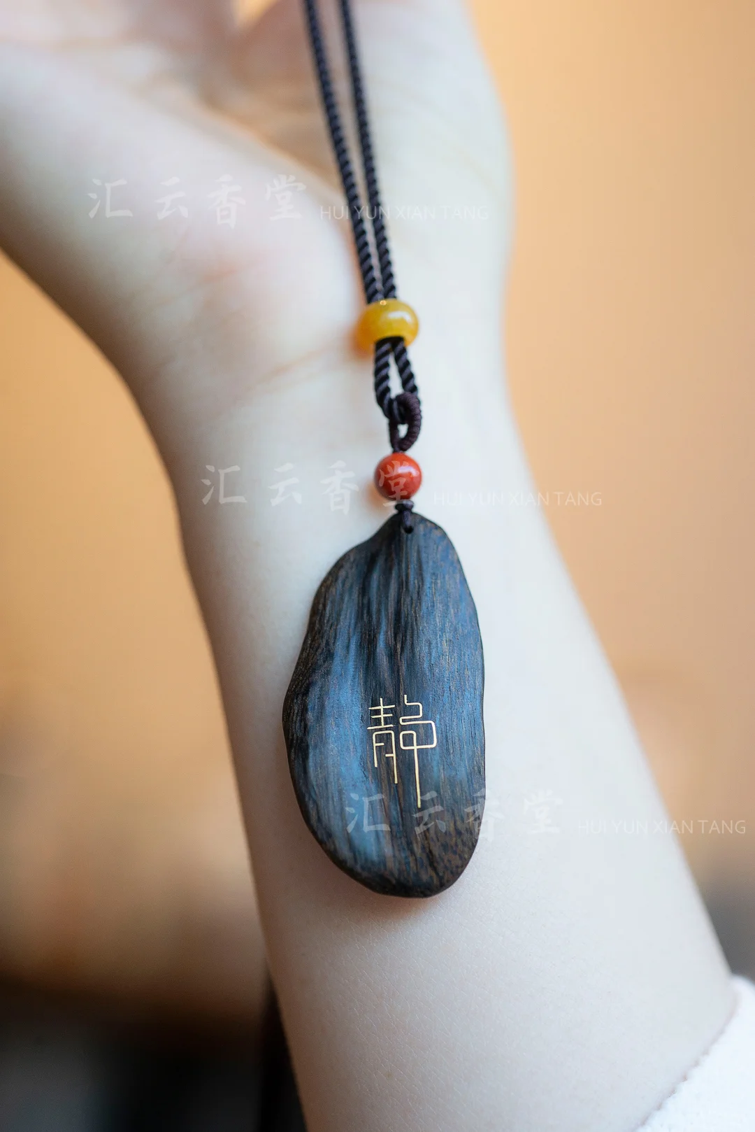 ＂静＂ ——人静而后安 。沉香吊坠