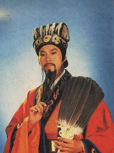 难得一见的郑少秋版诸葛亮造型
这不是Ai生成图，是1985年拍摄的亚视古装剧《诸