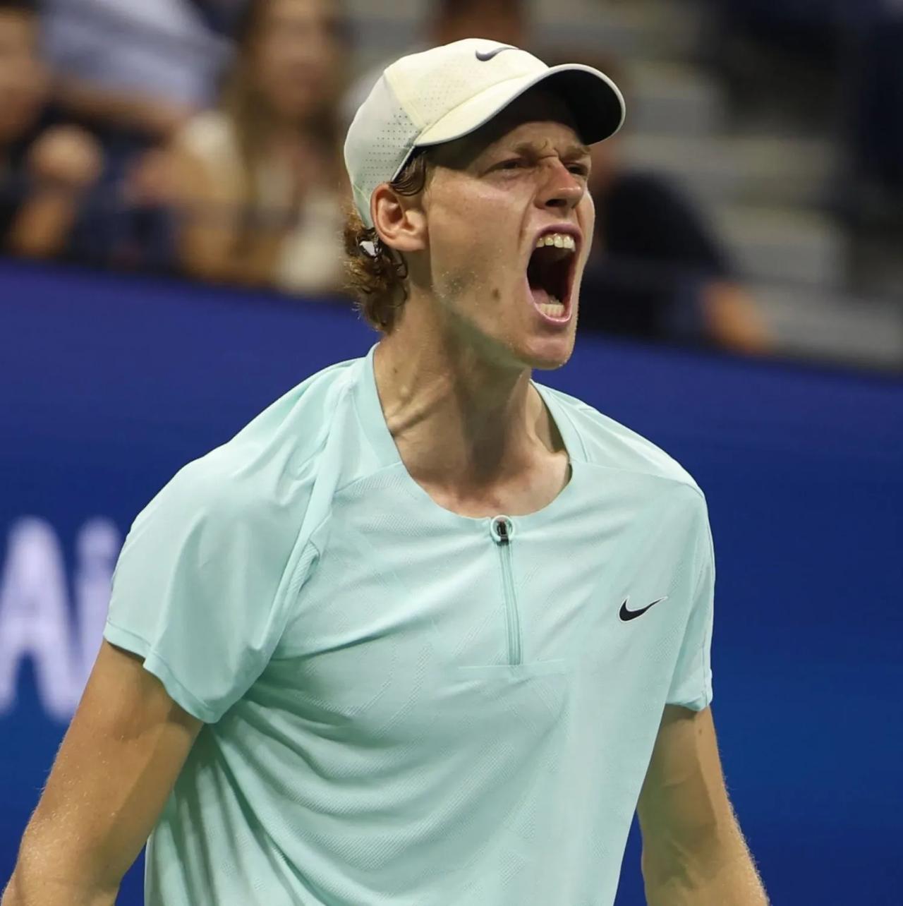 网球有約｜#2023中网# 男单半决赛，2号种子梅德韦杰夫以6-4/6-3完胜老